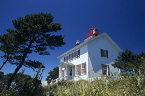 OR, Oregon Coast, Newport, Yaquina Bay lighthouse, Cape Cod style lighthouse, built OR, Oregon Coast, Newport, Yaquina Bay lighthouse, Cape Cod style lighthouse, built