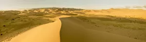Images Dated 4th August 2014: Panorama. Sand Dunes at Sunset. Gobi Desert. Mongolia