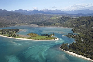 Parapara (left), Parapara Inlet and Milnthorpe (right), Golden Bay, Nelson Region Parapara (left), Parapara Inlet and Milnthorpe (right), Golden Bay, Nelson Region