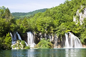 Images Dated 8th June 2010: The Plitvice Lakes in the National Park Plitvicka Jezera in Croatia. The lower lakes