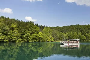 Images Dated 7th June 2010: The Plitvice Lakes in the National Park Plitvicka Jezera in Croatia