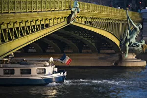 Images Dated 5th January 2006: Pont Mirabeau across Seine, Paris, France