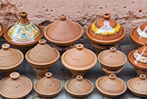 Pottery Pans (tajiniere) for sale, Souk in the Medina, Marrakech (Marrakesh), Morocco Pottery Pans (tajiniere) for sale, Souk in the Medina, Marrakech (Marrakesh), Morocco
