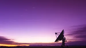 Radio telescope at the Very Large Array (VLA), Plains of San Agustin, Socorro, New Radio telescope at the Very Large Array (VLA), Plains of San Agustin, Socorro, New