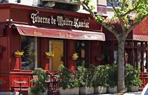Images Dated 16th May 2004: The restaurant Taverne de Maitre Kanter with outside seating. Vienne, Isere Isere