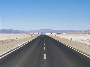 Routa 52 is crossing the Salar towards Chile Routa 52 is crossing the Salar towards Chile