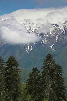 Caucasus Collection: Russia, Caucasus Mountains, Sochi Area, Krasnaya Polyana, Carousel Mountain, mountain landscape