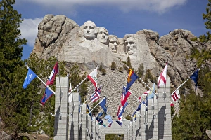 SD, Mount Rushmore National Memorial, (Gutzon Borglum sculptor), Avenue of Flags SD, Mount Rushmore National Memorial, (Gutzon Borglum sculptor), Avenue of Flags