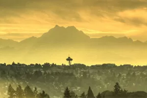 Images Dated 26th August 2015: Seattle Space Needle and Olympic Mountains beyond, seen from downtown Bellevue, Washington State