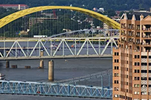 Images Dated 7th June 2006: Series of bridges crossing Ohio Rvier between Covington, KY and Cincinnati, Ohio