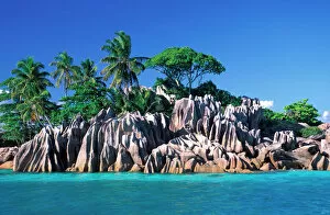 Images Dated 11th March 2011: Seychelles. Ilot St. Pierre (near Praslin Island)