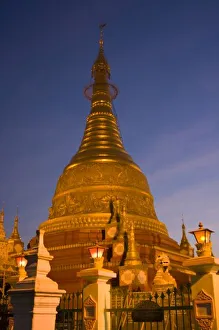 Shwe Myin Tin Temple, dusk, Make Tehi Lar, approximately 500 km north of Yangon Shwe Myin Tin Temple, dusk, Make Tehi Lar, approximately 500 km north of Yangon