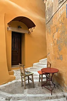<b class=qtipBold><figcaption>Sidewalk table</figcaption></b><br>Sidewalk table setting, Chania, Crete, Greece<br><em>© Adam Jones / DanitaDelimont.com</em> Sidewalk table