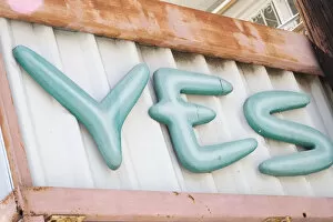 Sign saying YES'. La Paz, Mexico