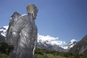 Sir Edmund Hillary Statue and Aoraki Mt Cook, The Hermitage, Aoraki Mt Cook National Park Sir Edmund Hillary Statue and Aoraki Mt Cook, The Hermitage, Aoraki Mt Cook National Park