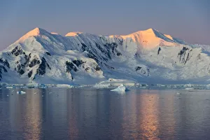 Snow covered island in South Atlantic Ocean, Antarctica Snow covered island in South Atlantic Ocean, Antarctica