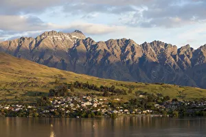 <b class=qtipBold><figcaption>South Island, Mount Cook</figcaption></b><br><em>© Greg Johnston / DanitaDelimont.com</em> South Island, Mount Cook