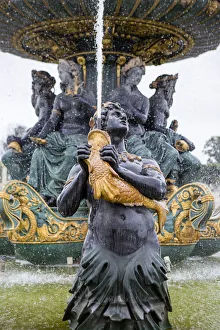 Statue in Fountain. Place de la Concorde. Paris Statue in Fountain. Place de la Concorde. Paris