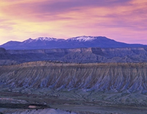 Strike overlook and Henry Mountains at sunset. Capitol Reep National Park, Utah Strike overlook and Henry Mountains at sunset. Capitol Reep National Park, Utah