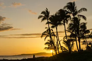 Images Dated 5th May 2013: Sunset at Poipu beach Kauai, Hawaii