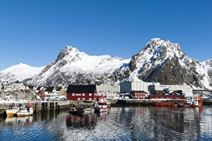 <b class=qtipBold><figcaption>Svolvaer, Norway</figcaption></b><br>Svolvaer, Norway.<br><em>© Sergio Pitamitz / DanitaDelimont.com</em> Svolvaer, Norway