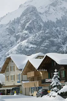 Images Dated 22nd February 2005: SWITZERLAND-Bern-KANDERSTEG: Kandertal Valley- Ski Chalet / Winter