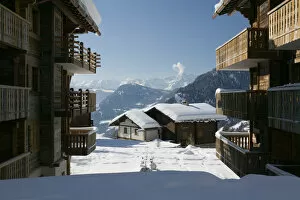 Images Dated 26th February 2005: SWITZERLAND-Wallis / Valais-VERBIER: Ski Resort / Winter Ski Chalets / Daytime