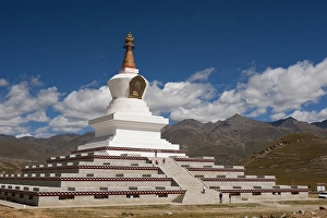 Tibetan Stupa near Daocheng, Sichuan Province, China Tibetan Stupa near Daocheng, Sichuan Province, China