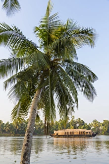 Traditional house boat, Kerala backwaters, nr Alleppey, (or Alappuzha), Kerala, India Traditional house boat, Kerala backwaters, nr Alleppey, (or Alappuzha), Kerala, India