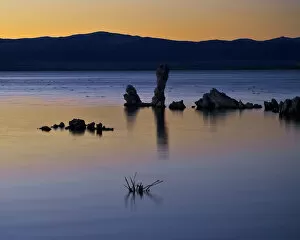 Images Dated 6th October 2007: Tufas at Mono Lake, Sunset, California, US