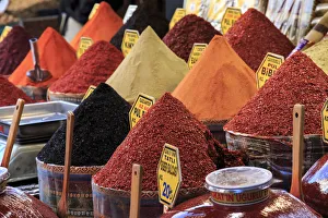 <b class=qtipBold><figcaption>Turkey, Istanbul. Spice Bazaar</figcaption></b><br>Turkey, Istanbul. Spice Bazaar.<br><em>© Emily M. Wilson / DanitaDelimont.com</em> Turkey, Istanbul. Spice Bazaar