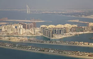 Images Dated 12th December 2008: United Arab Emirates, Dubai. Aerial of Palm Jumeirah artificial islands shaped like palm fronds