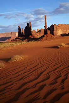 Images Dated 17th April 2014: United States, Arizona, Navajo Nation, Monument Valley, Yei Bi Chei and Totem Pole rock columns