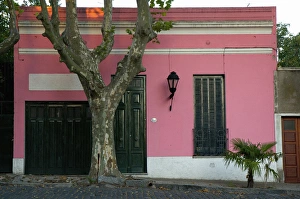 Colonia Del Sacramento Gallery: Uruguay. Colonia del Sacramento. Barrio Historico. Pink colonial house