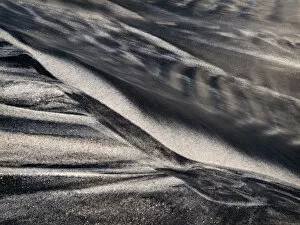 Images Dated 7th November 2010: USA, California, Encinitas, Black-and-white abstract of water flowing on beach