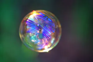Images Dated 20th September 2006: USA, California. Reflection on floating bubble