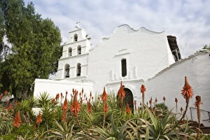 Images Dated 24th December 2008: USA, California, San Diego. Mission San Diego de Alcala