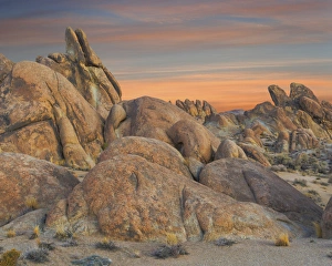 USA, California. Sunset in the Alabama Hills, California Credit as: Don Paulson / USA, California. Sunset in the Alabama Hills, California Credit as: Don Paulson /