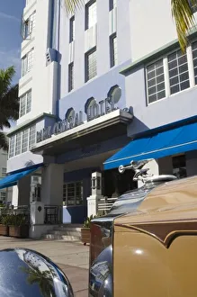<b class=qtipBold><figcaption>USA, Florida, Miami</figcaption></b><br>USA, Florida, Miami Beach: South Beach, Art Deco Hotels, Park Central Hotel and 1930s Car<br><em>© Walter Bibikow / DanitaDelimont.com</em> USA, Florida, Miami