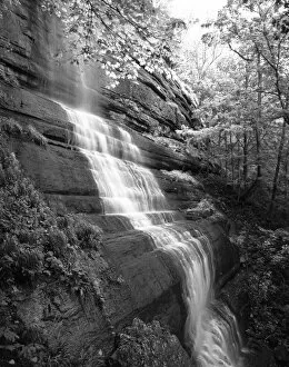 Images Dated 12th February 2013: USA, Kentucky, Jessamine County, View of waterfall