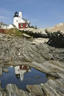 Images Dated 7th October 2004: USA, Maine. Pemaquid Lighthouse and rocky coast