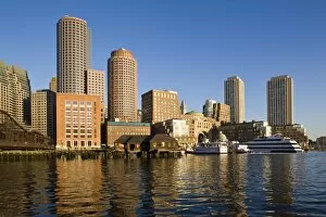 USA, Massachusetts, Boston. Rowes Wharf and Financial District