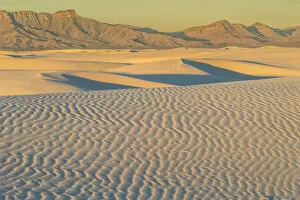 Images Dated 16th December 2013: USA, New Mexico, White Sands National Monument. Sunset on desert. Credit as