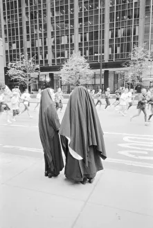 USA, NEW YORK: New York City Nuns Watching NYC Marathon USA, NEW YORK: New York City Nuns Watching NYC Marathon