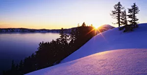 Images Dated 22nd January 2010: USA, Oregon, Crater Lake. Sunset on winter scenic