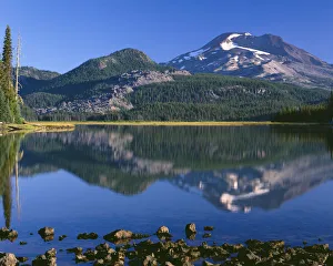 USA, Oregon, Deschutes National Forest. South Sister reflecting in Sparks Lake in early USA, Oregon, Deschutes National Forest. South Sister reflecting in Sparks Lake in early