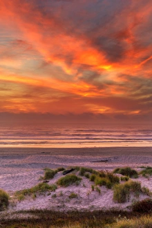 USA, Oregon, Florence. Sunset on beach. Credit as: Jay O'Brien / Jaynes Gallery USA, Oregon, Florence. Sunset on beach. Credit as: Jay O'Brien / Jaynes Gallery