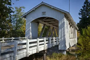 Images Dated 9th October 2012: USA, Oregon, Scio, the Larwood Bridge, covered bridge over Crabtree Creek in early Autumn