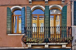 VEnetian Windows and Balconies of Venice, Italy VEnetian Windows and Balconies of Venice, Italy
