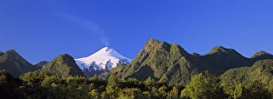 Volcan Villarrica (2814m) during sunrise...PN Villarica Region La Araucania Chile Volcan Villarrica (2814m) during sunrise...PN Villarica Region La Araucania Chile